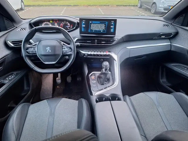 Peugeot 5008 2
