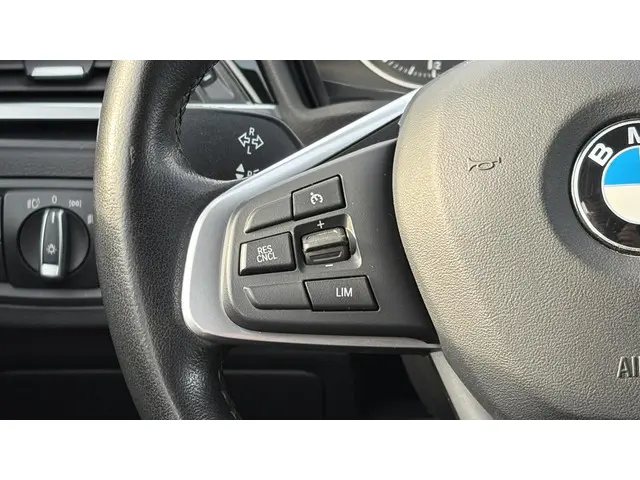 BMW X1 xDrive20i 2018 Benzine 16