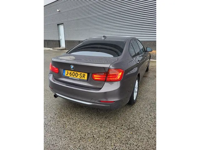 BMW 3 Serie 320 I Hi executive modern 2015 Benzine 8