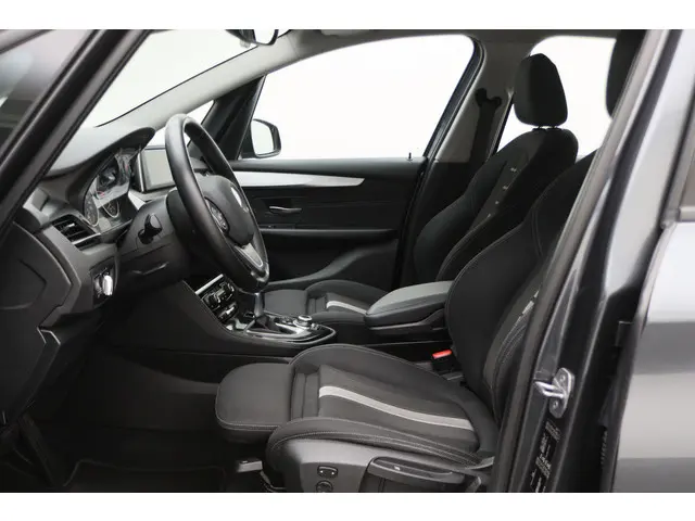 BMW 2 Serie Gran Tourer 218i Luxury 2015 Benzine 11