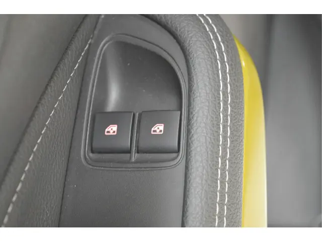 Opel ADAM 1.2 2015 Benzine 17