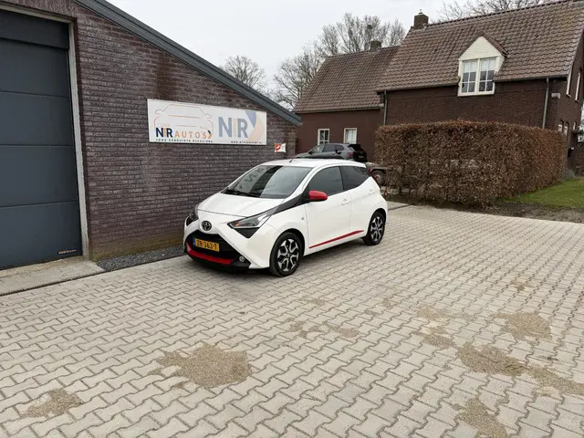 Toyota Aygo 1.0 VVT-i x-clusiv 2018 Benzine