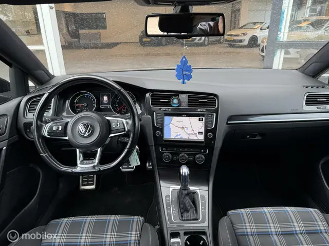 Volkswagen Golf 1.4 TSI GTE 2015 Hybride Benzine 15