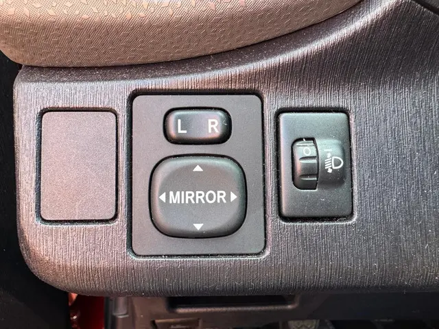 Toyota Yaris 1.0 VVT-i Now 2014 Benzine 9