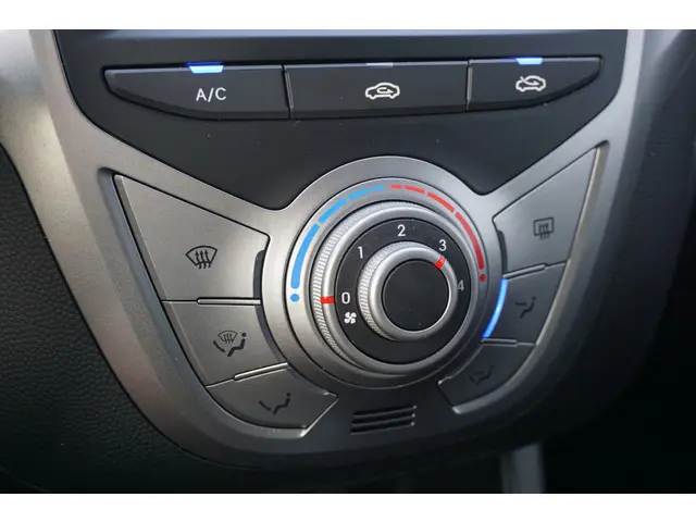 Hyundai ix20 1.4i i-Magine 2014 Benzine 13
