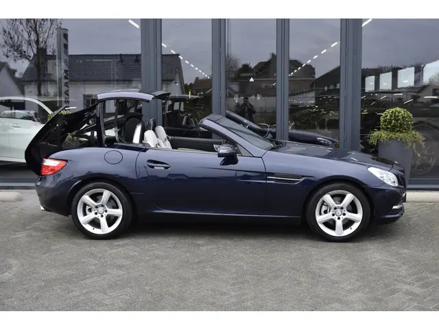 Mercedes-Benz SLK 200 2012 Benzine 8