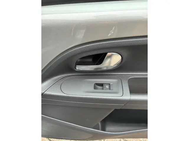 Volkswagen up! 1.0 BMT high up! 2016 Benzine 32