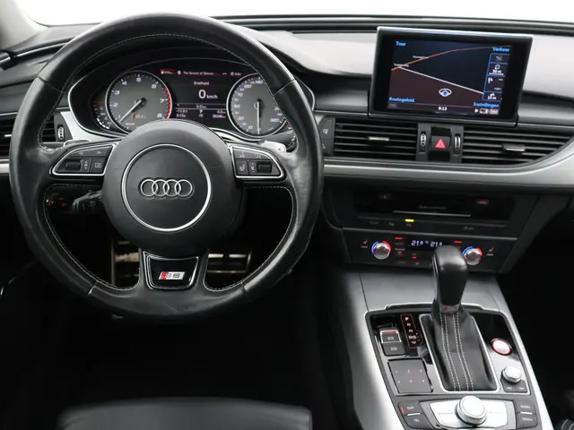 Audi S6 3