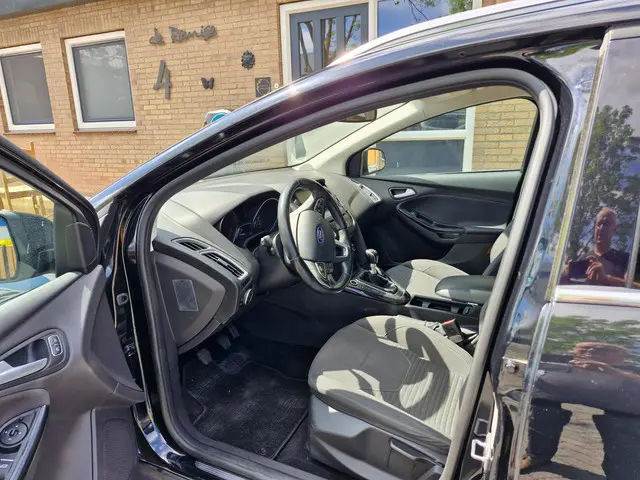 Ford Focus Wagon 1.0 Titanium Edition 2015 Benzine 6