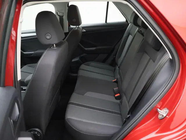 Volkswagen T-Roc 1.5 Tsi 150pk DSG Life 2023 Benzine 9