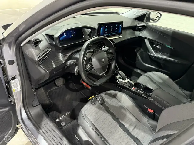 Peugeot e-2008 EV GT 50 kWh 2021 Elektrisch 6