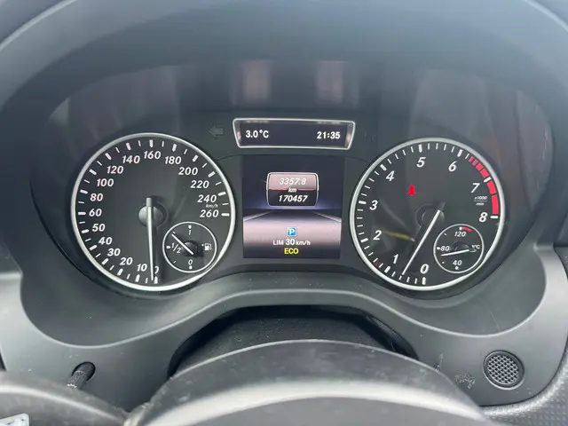 Mercedes-Benz A-Klasse 180 4U3 2014 Benzine 7