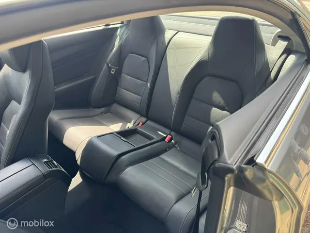 Mercedes-Benz E-Klasse Coupé 320 2015 Benzine 11