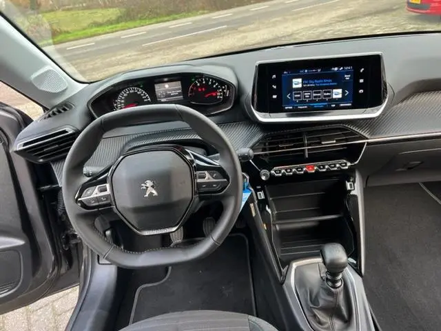 Peugeot 208 1.2 PureTech Allure 2022 Benzine 26