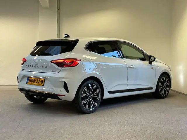 Mitsubishi Colt 1.6 HEV Intense+ 2025 Hybride Benzine 21