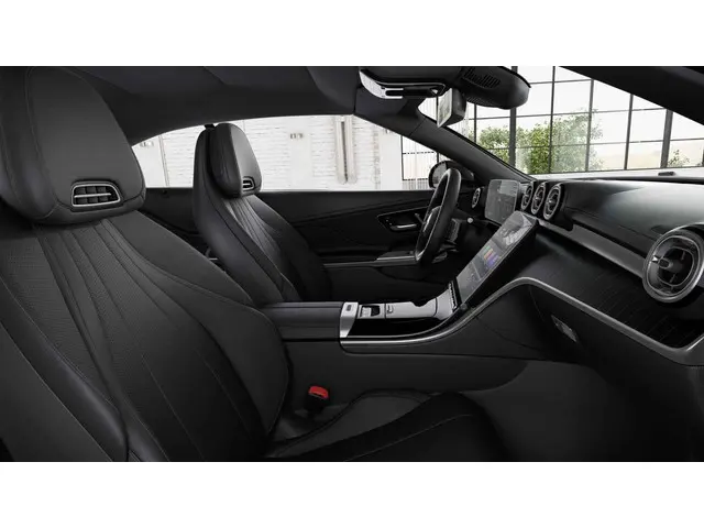 Mercedes-Benz CLE Cabriolet 200 AMG Line 2025 Benzine 5