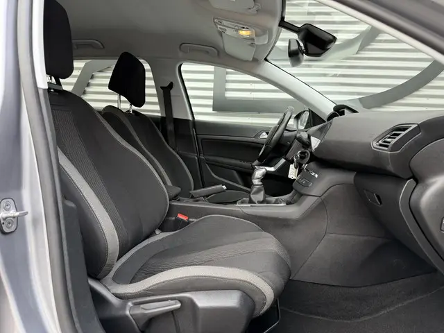 Peugeot 308 1.2 PureTech Style 2017 Benzine 10