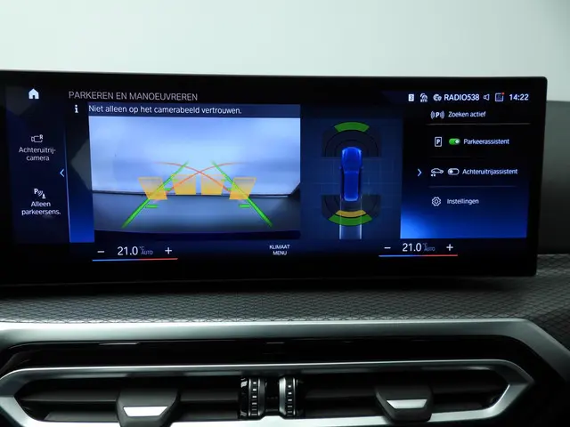 BMW 3 Serie Touring 320i 2024 Benzine 33