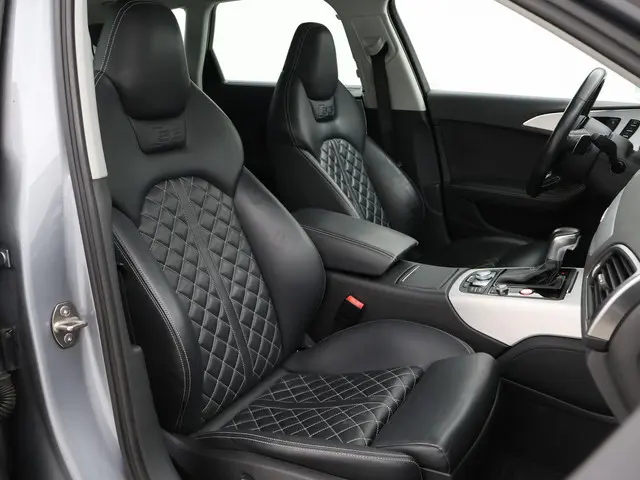 Audi S6 AVANT 4.0 TFSI 450 PK + WEGKL. TREKHAAK 2015 Benzine 8