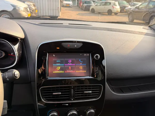 Renault Clio 0.9 TCe Limited 2018 Benzine 10