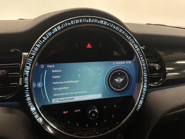 MINI Electric Mini Yours 33 kWh 136 pk 2022 Elektrisch 19