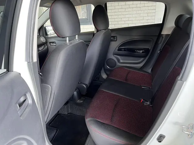 Mitsubishi Space Star 1.2 Connect Pro 2018 Benzine 25