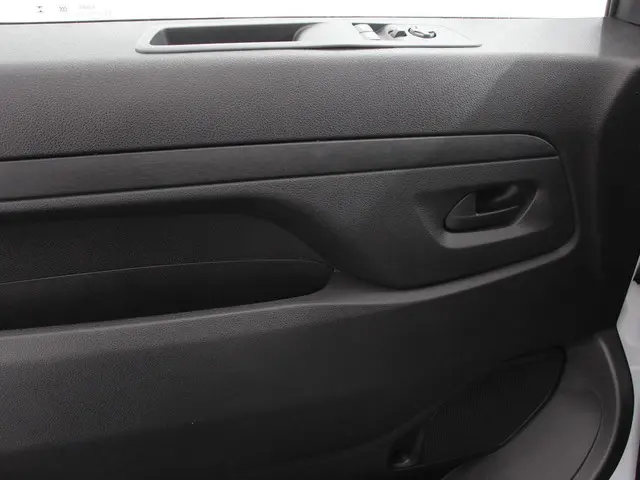 Opel Vivaro 1.5 Diesel 120 S&S L3 2024 Diesel 12