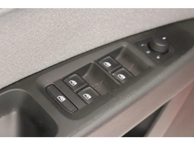 SEAT Leon 1.0 TSI Style Ultimate Edition 2020 Benzine 25