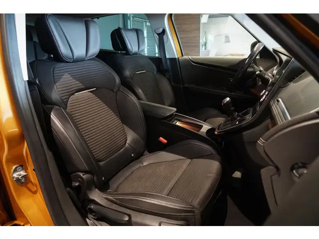 Renault Scénic 1.2 TCe Intens 2016 Benzine 11