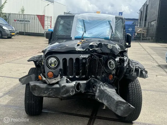 Jeep Wrangler Unlimited 3.6 Sahara 2012 Benzine 8
