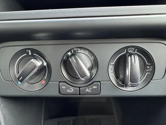 Volkswagen Polo 1.2 TSI BlueMotion Edition 2014 Benzine 24