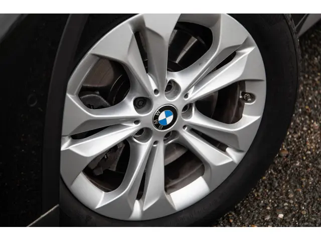 BMW X1 xDrive25e Executive 2021 Hybride Benzine 10
