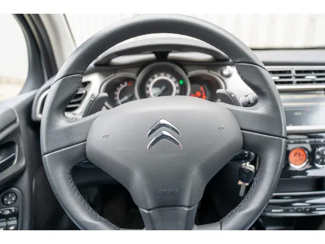 Citroën C3 1.2 PureTech Selection 2017 Benzine 32