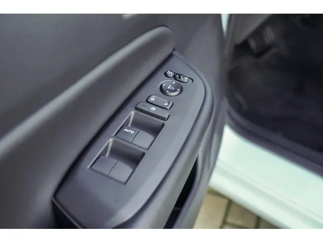 Honda Jazz 1.5i e:HEV ELEGANCE 2022 Hybride Benzine 30