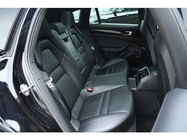 Porsche Panamera Sport Turismo 4 3.0 2017 Benzine 80