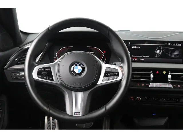 BMW 1 Serie 118i Business Edition 2022 Benzine 26