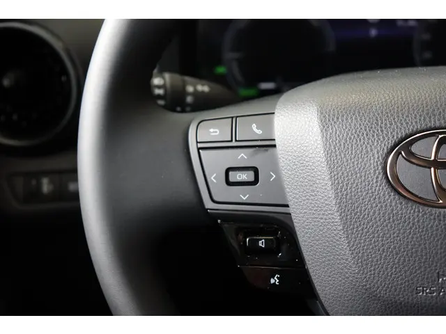 Toyota C-HR 1.8 Hybrid 140 Dynamic 2026 Hybride Benzine 18