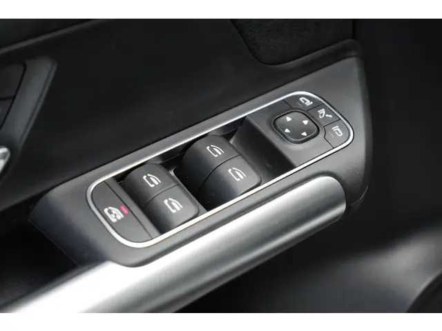 Mercedes-Benz GLA 250 AMG Line 2023 Benzine 12