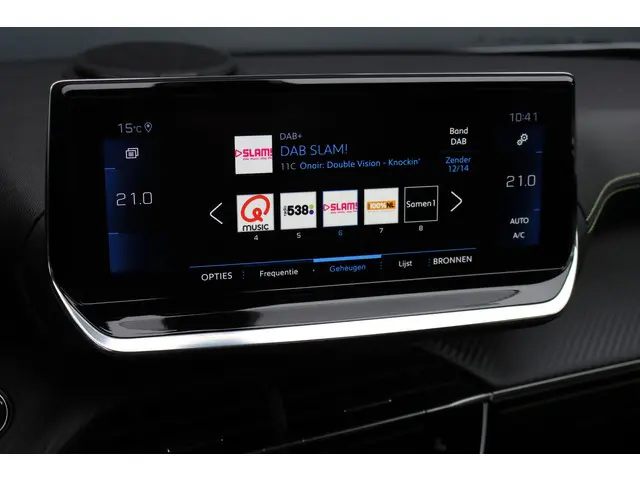 Peugeot 2008 1.2 PureTech GT Pack Aut8 | 2021 Benzine 36