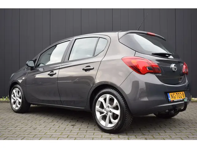 Opel Corsa 1.4 Color Edition 2015 Benzine 23