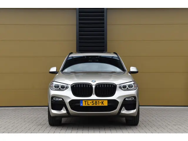 BMW X3 xDrive20i High Executive 2018 Benzine 6