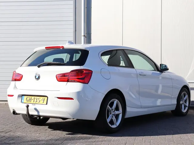 BMW 1 Serie 116i Essential airco LM org NL 2015 Benzine 7
