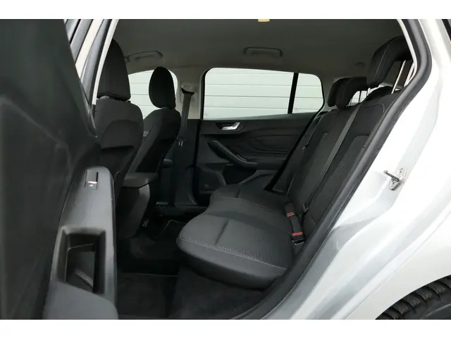 Ford Focus Wagon 1.0 EcoBoost 2020 Benzine 34