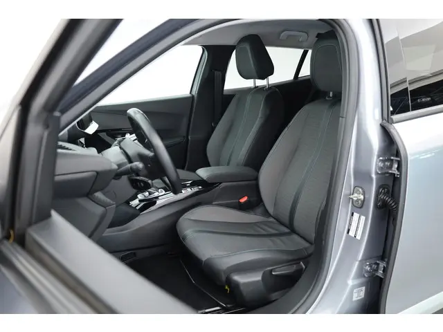 Peugeot e-2008 3