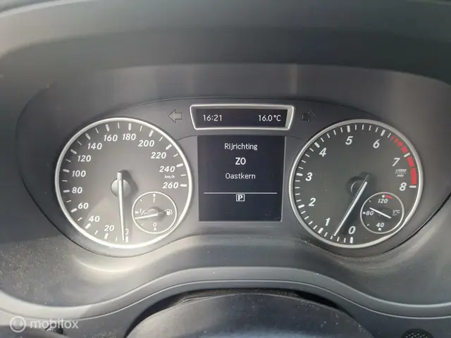 Mercedes-Benz B-Klasse 180 2012 Benzine 10