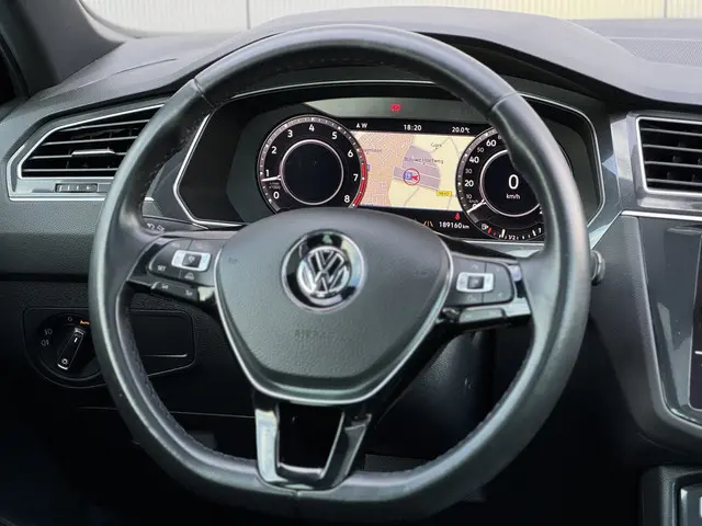 Volkswagen Tiguan 1.4 TSI R-Line Highline 2018 Benzine 24