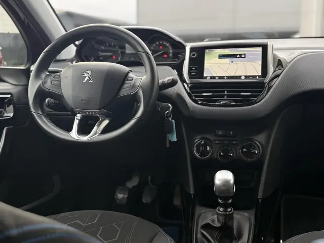 Peugeot 2008 1.2 PureTech Signature 2019 Benzine 10