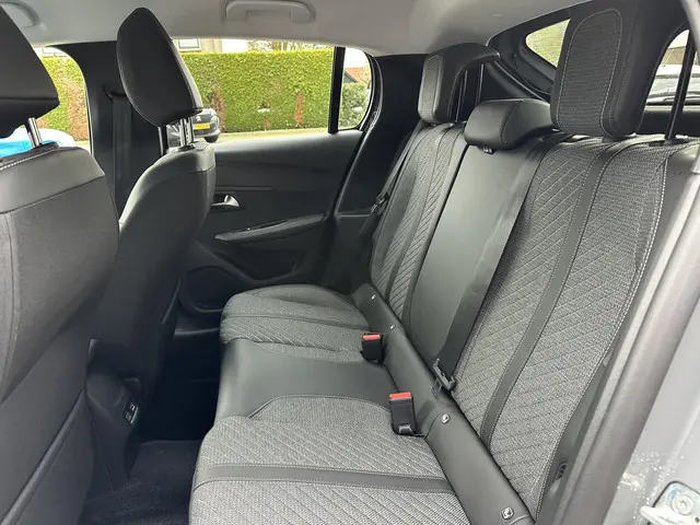 Peugeot 208 1.2 Turbo 100 PK Allure 2025 Benzine 31