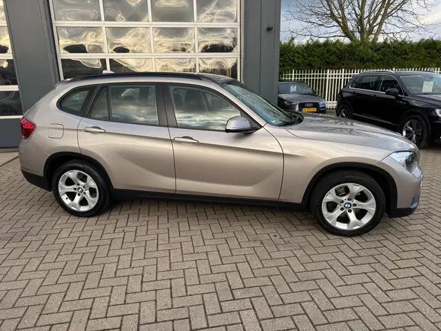 BMW X1 SDrive20i Business+/ Camera / Trekhaak . 2013 Benzine 5