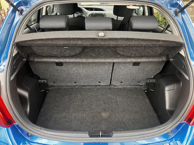 Toyota Yaris 1.5 Hybrid Now 2016 Hybride Benzine 29